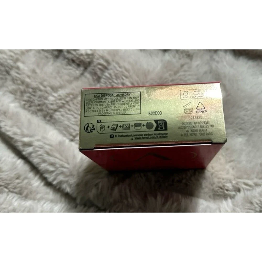 Valentino Go-Clutch Refillable Compact Powder in 03 Light Medium